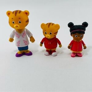 Frc Daniel Tiger Neighborhood Mom Elaina Family Figure Toy Set Girl Boy Topper